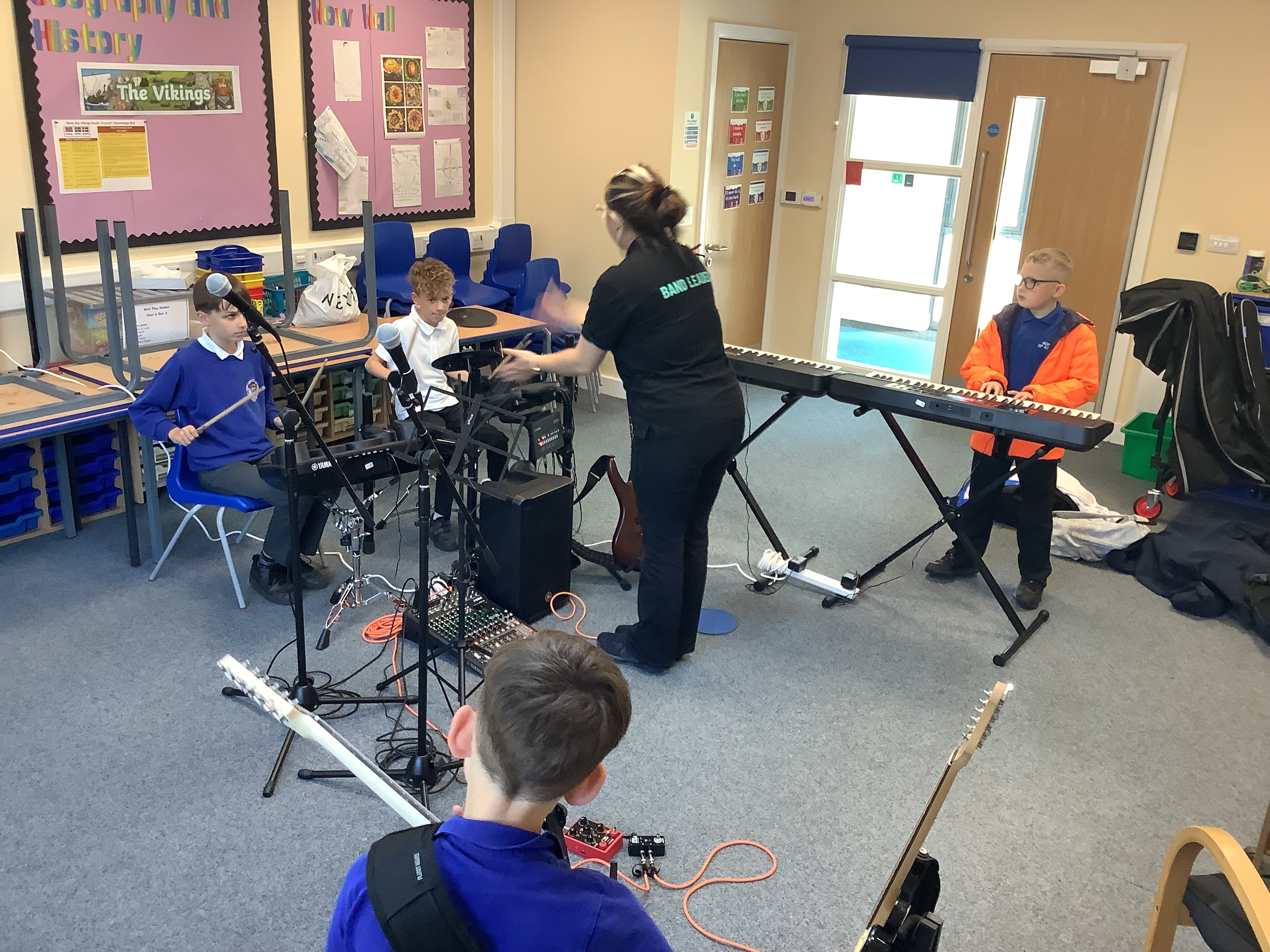 A photo of the Six Lizards